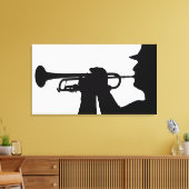 Een servicelid speelt een melodie canvas afdruk (Insitu (Woonkamer))