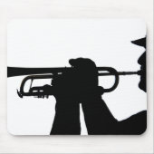 Een servicelid speelt een melodie muismat (Voorkant)