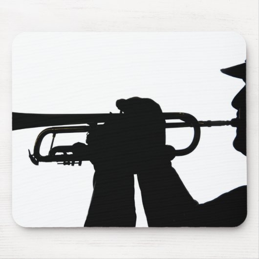 Een servicelid speelt een melodie muismat (Voorkant)