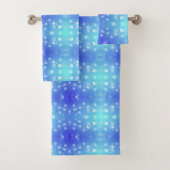 Een set levendige blauwe en turquoise handdoeken (Insitu)