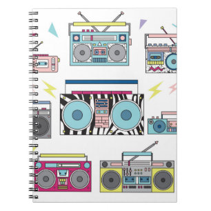 Een set van verschillende cassettespelers. Retro Notitieboek