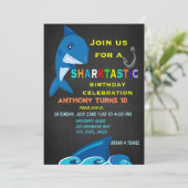 Een Sharktastic verjaardagsuitnodiging Kaart (Staand voorkant)