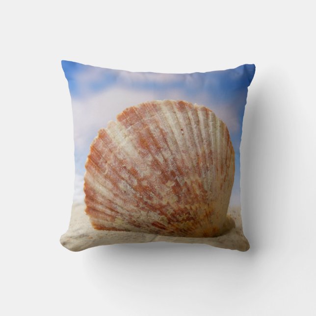 Een Shell die in het Zand wordt gepropt Kussen (Voorkant)