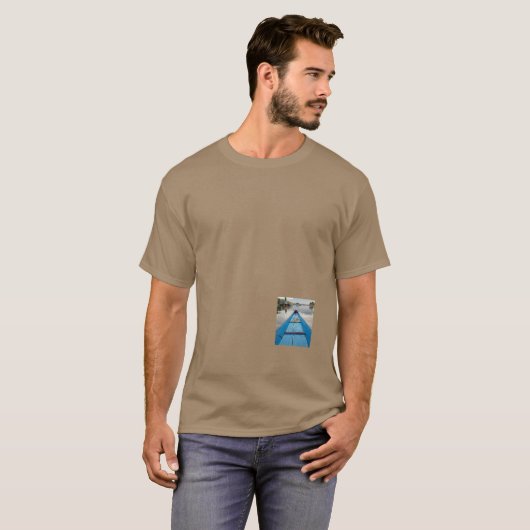 Een Shikara rit in plaats om te reizen. T-shirt (Voorkant volledig)