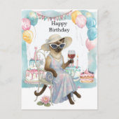 Een Siamese kat drinkt wijn Gefeliciteerd met je v Briefkaart (Voorkant)