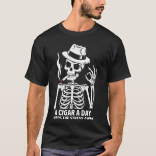 Een sigaar per dag houdt de stress weg t-shirt