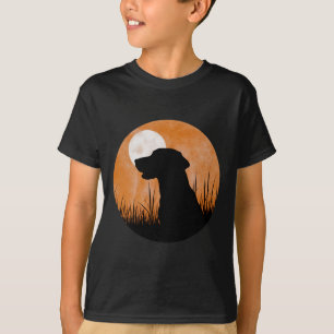 Een silhouet van een jachtzwart of geel lab op O T-shirt
