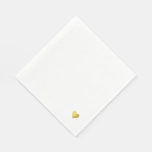 een simpel faux gouden liefdeshart op een witte br servet (Hoek)