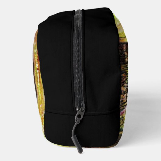 Een Sixtijnse Chape I fase van een ChaIenge Toilettasje (Rechts)