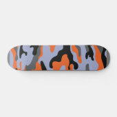 Een skateboard met een levendig design erop. (Horizontaal)
