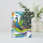 Een skateboarden pauw briefkaart (Staand voorkant)