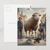 Een skateboardende schaap koe hybride briefkaart (Voorkant / Achterkant)