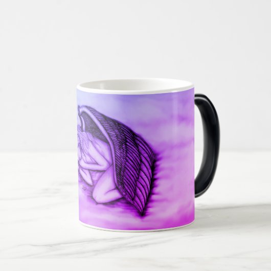 Een slaapengel op hemelwolken magische mok (Voorkant rechts)