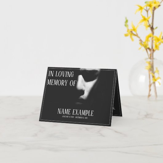 Een slaapgezicht in een halve schaduw kaart (Gele Bloem)