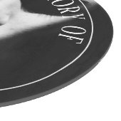 Een slaapgezicht in een halve schaduw snijplank (Hoek)