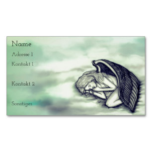 Een slapende engel op de hemelwolken in groen magnetisch visitekaartje