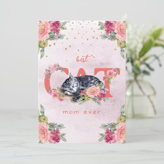 Een slapende kat in het midden van de bloemen feestdagenkaart (Staand voorkant)