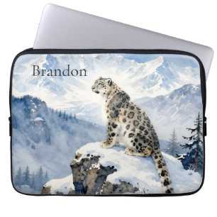 Een sneeuwluipaard op besneeuwde top gepersonalise laptop sleeve