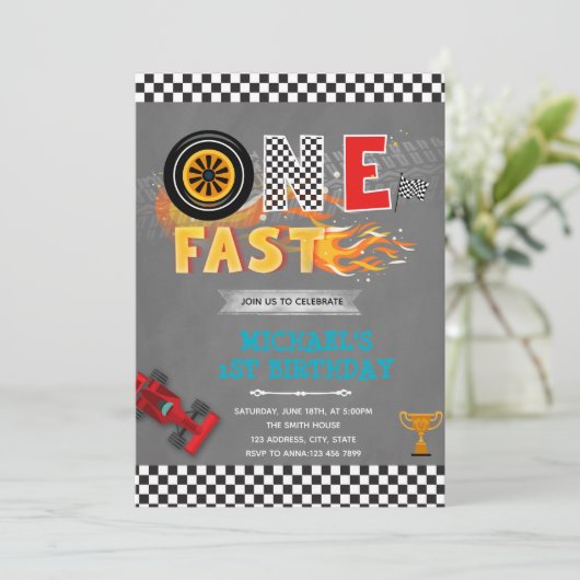 EEN snelle verjaardagsfeest uitnodiging (Staand voorkant)