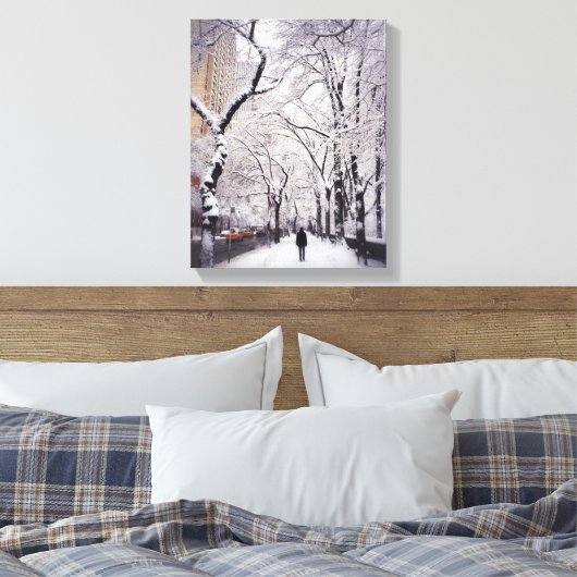 Een Snowy City Sidewalk Canvas Afdruk (Insitu (Slaapkamer))