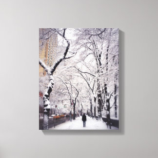 Een Snowy City Sidewalk Canvas Afdruk