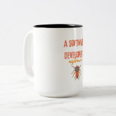 Een software ontwikkelaars nachtmerrie grappig tweekleurige koffiemok (Voorkant links)