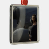 Een soldaat bewaakt de prestaties metalen ornament (Rechts)