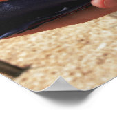 Een soldaat houdt de Amerikaanse vlag. Poster (Hoek)