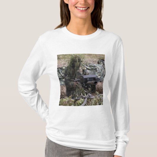 Een soldaat met MK-19 granaatwerper T-shirt (Voorkant)