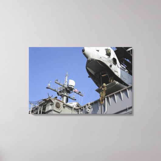 Een soldaat met snelle touwen canvas afdruk (Voorkant)