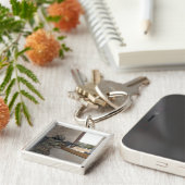 Een soldaat treedt op als oppositiemacht sleutelhanger (Zijkant)