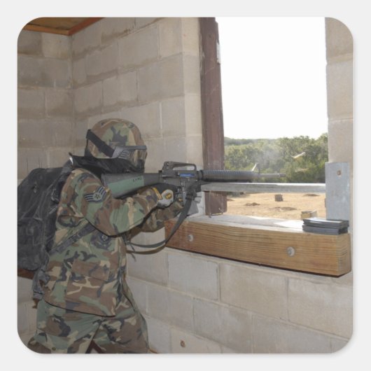 Een soldaat treedt op als oppositiemacht vierkante sticker (Voorkant)