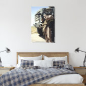 Een soldaat zorgt voor de veiligheid van mariniers canvas afdruk (Insitu (Slaapkamer))