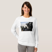 Een soldaat zorgt voor veiligheid t-shirt (Voorkant volledig)