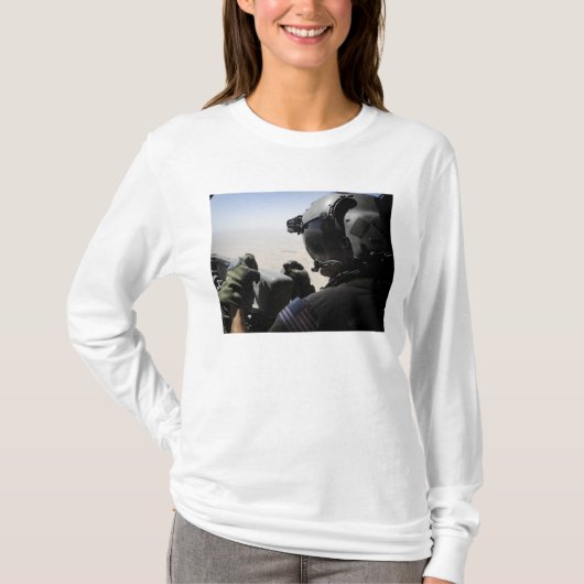 Een soldaat zorgt voor veiligheid t-shirt (Voorkant)