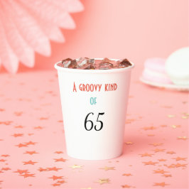 Een soort groovy van 65 papieren bekers