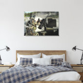 Een speciaal oorlogsschip, Crewman 2 Canvas Afdruk (Insitu (Slaapkamer))