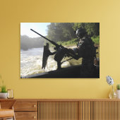 Een speciaal oorlogsschip, Crewman 2 Canvas Afdruk (Insitu (Woonkamer))