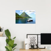 Een speedboot voor de Pitons in Saint Lucia Poster (Thuiskantoor)