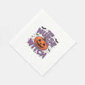 Een speels ontwerp met een pompoenheks met een servet (Hoek)