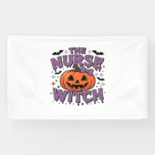 Een speels ontwerp met een pompoenheks met een spandoek (Horizontaal)