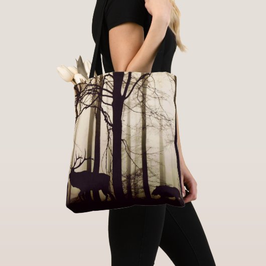 Een spel van de Leider volgen Tote Bag (Dichtbij)