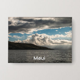 Een speld met wolken boven Maui Button