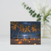 Een spookachtig Halloween feest op het strand Feestdagenkaart (Staand voorkant)