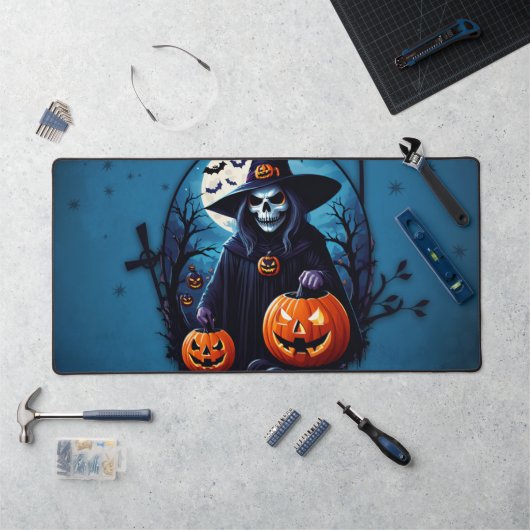 Een spookachtige Halloween scene Bureaumat (Werkstation)
