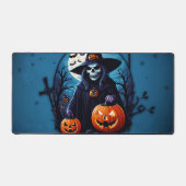 Een spookachtige Halloween scene Bureaumat (Voorkant)