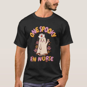 Een spookachtige RN-verpleegkundige Grappige gereg T-shirt