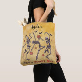 Een Spooky Day Dancing Skeletons Tote Bag (Dichtbij)