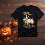 Een Spooky Science Teacher Halloween zwart T-shirt<br><div class="desc">als je een leuke leraar bent voeg dan wat griezelige opwinding toe aan je klaslokaal dit Halloween met ons "Welcome to my World - One Spooky Science Teacher" t-shirt! Of je nu aan het experimenteren bent met haar of griezelige, stinkende drankjes opbrouwt, dit Halloween kostuumontwerp is perfect voor elke wetenschaplievende...</div>