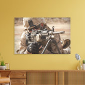 Een squad automatische wapenschutter zorgt voor ve canvas afdruk (Insitu (Woonkamer))